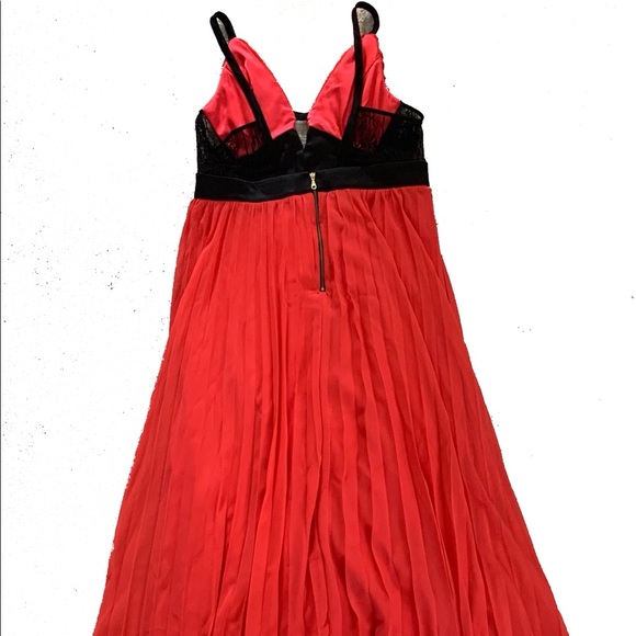 Dresses and shirts - Picture 3 of 14